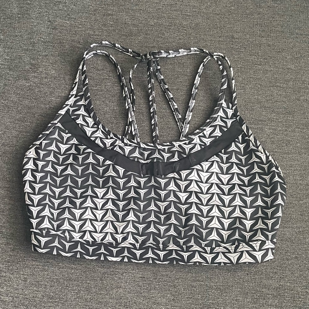 Victoria sports bra